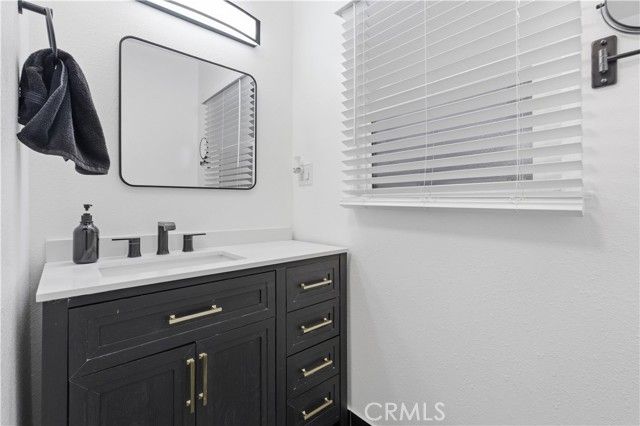 718 S Poinsettia, Compton, CA 90221