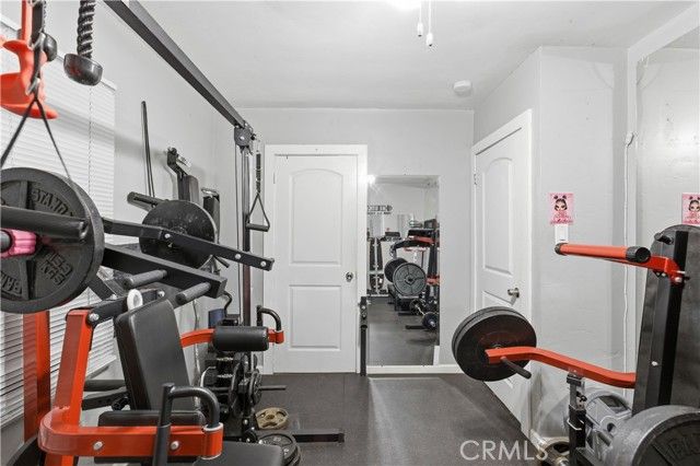 718 S Poinsettia, Compton, CA 90221