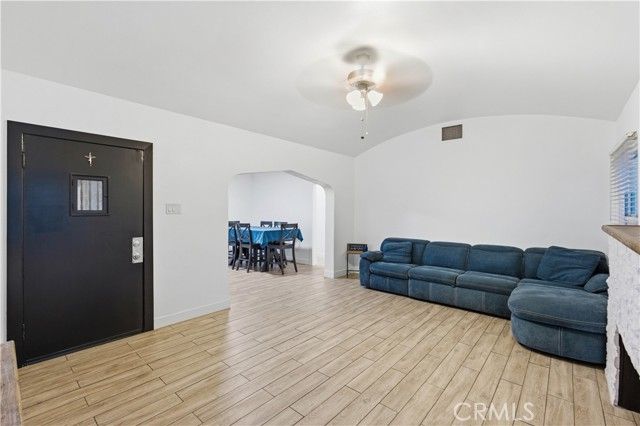 718 S Poinsettia, Compton, CA 90221