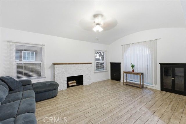 718 S Poinsettia, Compton, CA 90221