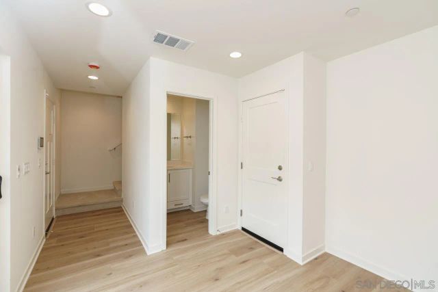 2564 Delphinium Ln, Carlsbad, CA 92008
