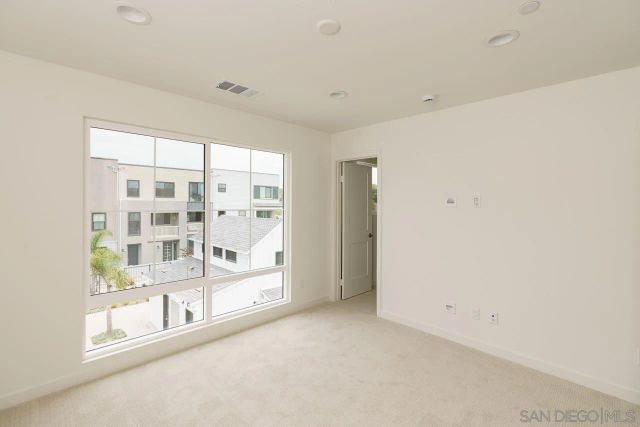 2564 Delphinium Ln, Carlsbad, CA 92008