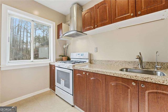 6831 Augusta Manor, Suwanee, GA 30024