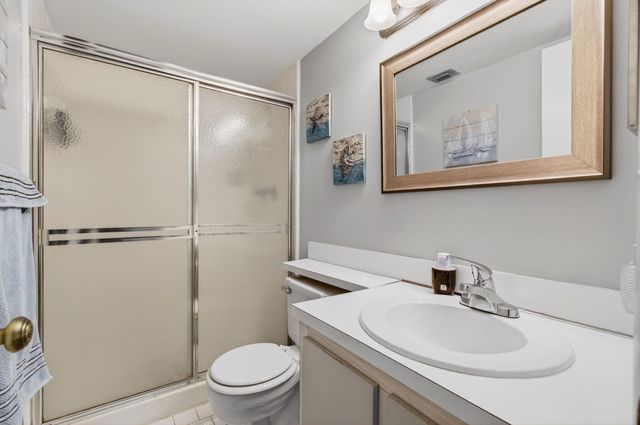 405 Pine Glen Lane D-2, Greenacres, FL 33463