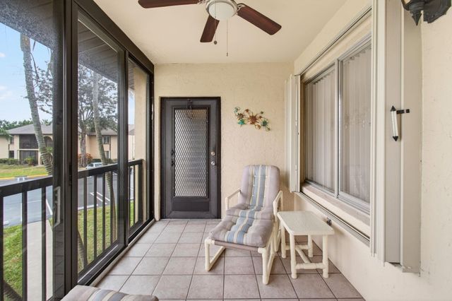 405 Pine Glen Lane D-2, Greenacres, FL 33463