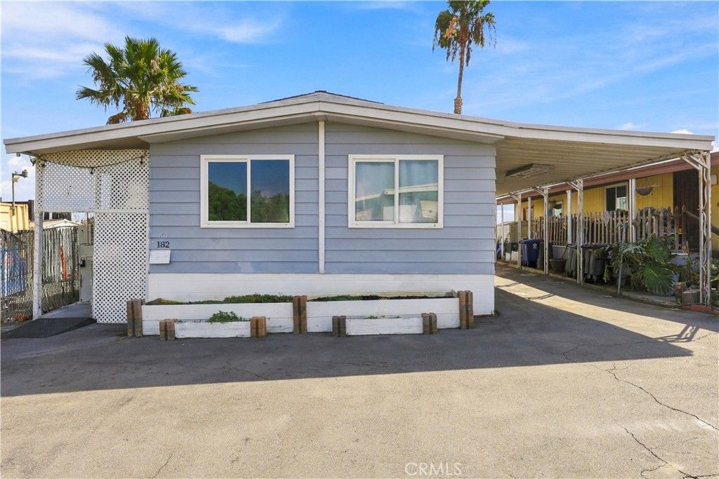 5450 N. Paramount Blvd., Long Beach, CA 90805 — exterior