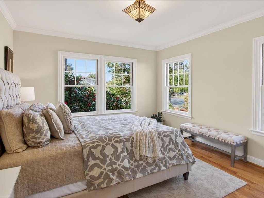 Image 18 of property listing at 288 N Frances Street, Sunnyvale, CA 94086