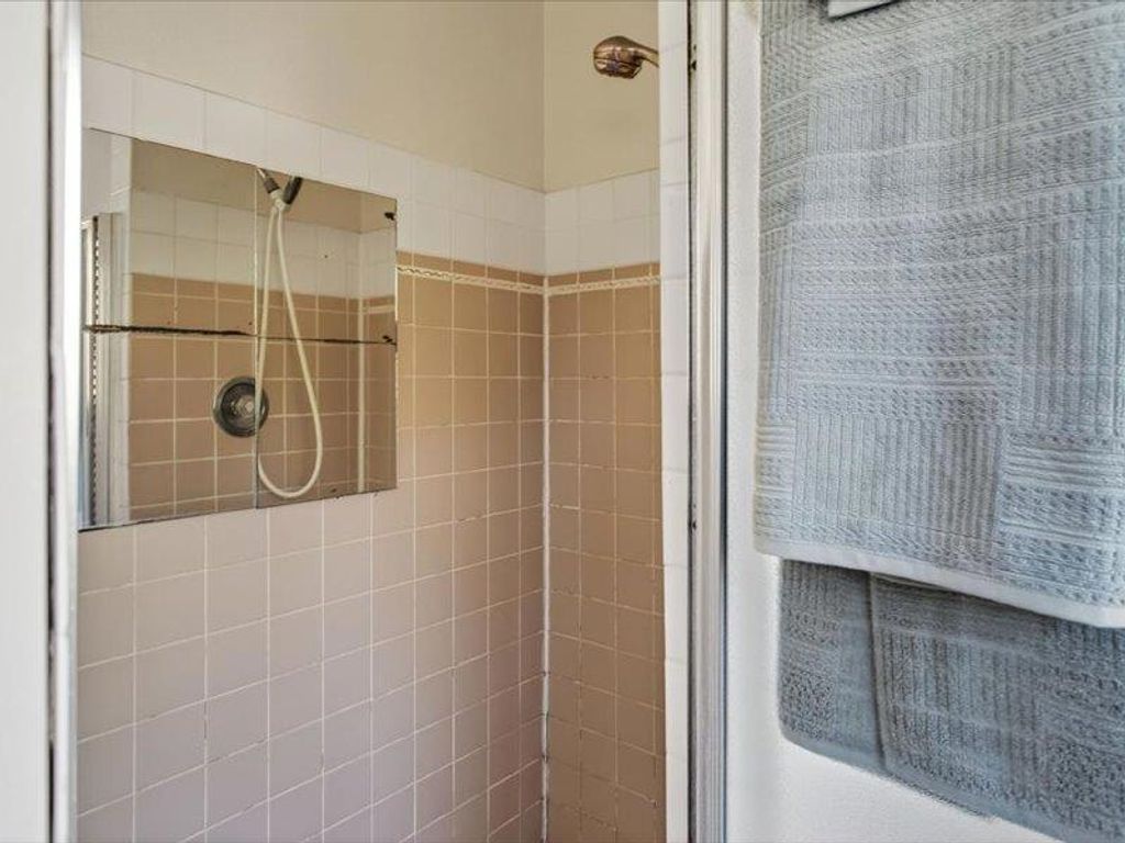 Image 22 of property listing at 288 N Frances Street, Sunnyvale, CA 94086