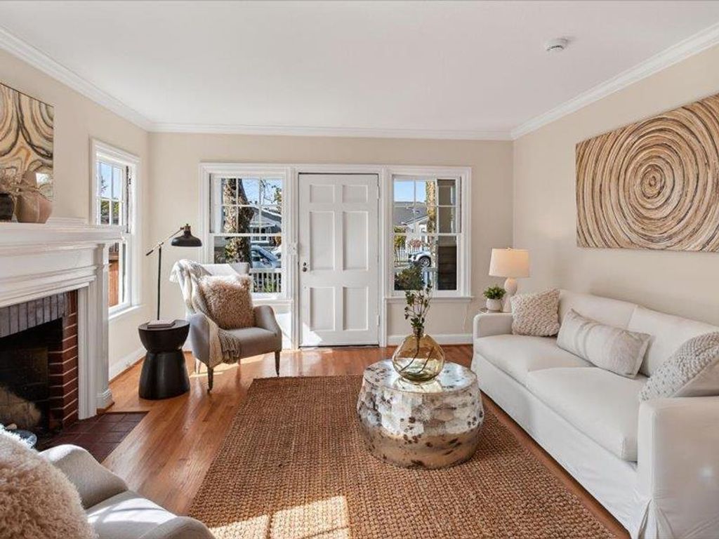 Image 8 of property listing at 288 N Frances Street, Sunnyvale, CA 94086