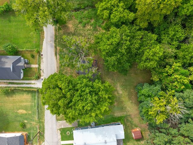 900 Moayon, Hopkinsville, KY 42240