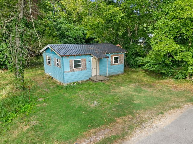 900 Moayon, Hopkinsville, KY 42240