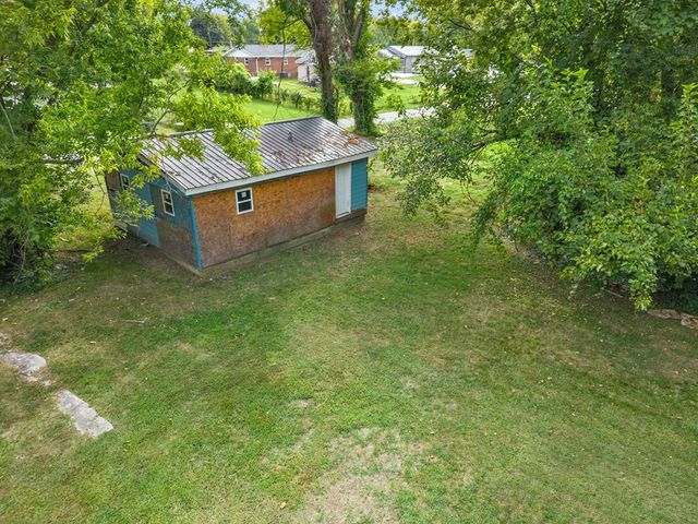 900 Moayon, Hopkinsville, KY 42240