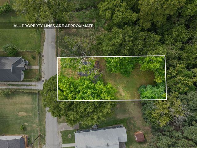 900 Moayon, Hopkinsville, KY 42240