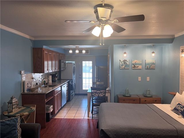 14300 S Padre Island 105, Corpus Christi, TX 78418