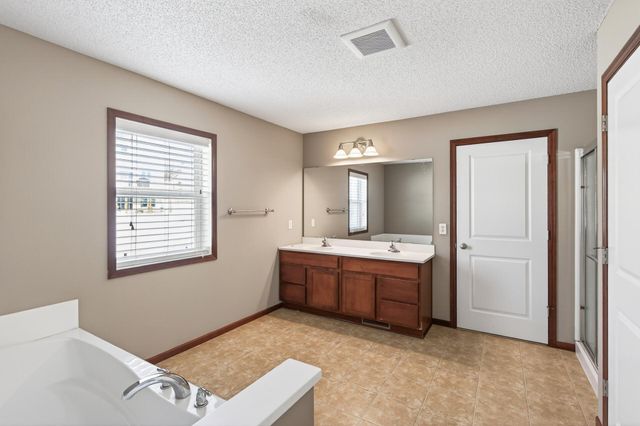 2313 Woodcrest Drive, Woodbury, MN 55129