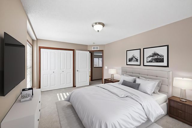 2313 Woodcrest Drive, Woodbury, MN 55129