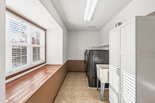 2313 Woodcrest Drive, Woodbury, MN 55129