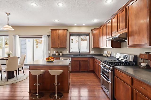 2313 Woodcrest Drive, Woodbury, MN 55129