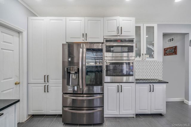 3 Liberty Place, Coram, NY 11727