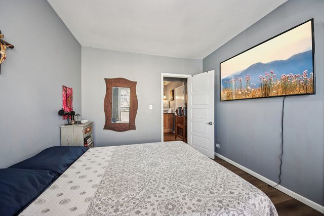 5039 W Diversey Avenue, Chicago, IL 60639