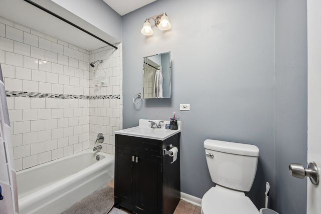 5039 W Diversey Avenue, Chicago, IL 60639