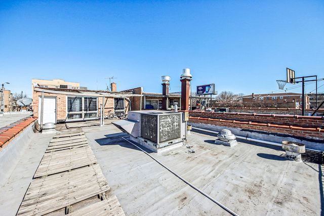 5039 W Diversey Avenue, Chicago, IL 60639