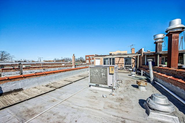 5039 W Diversey Avenue, Chicago, IL 60639