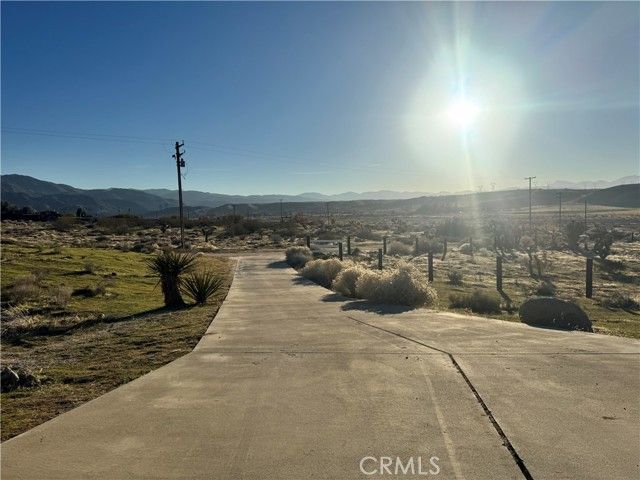 19574 Happy Valley, Apple Valley, CA 92308