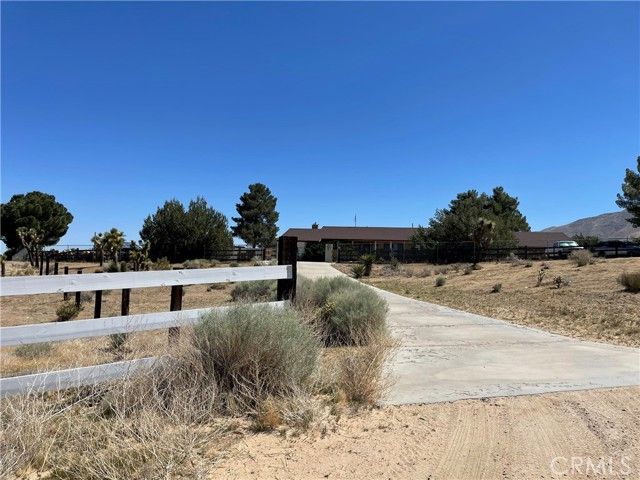 19574 Happy Valley, Apple Valley, CA 92308