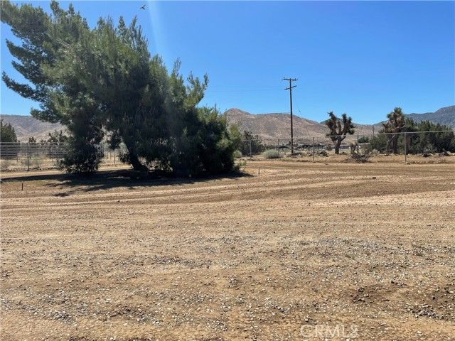 19574 Happy Valley, Apple Valley, CA 92308