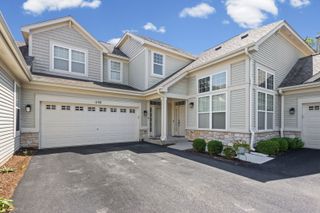 1132 Foxridge Lane, Aurora, IL 60502