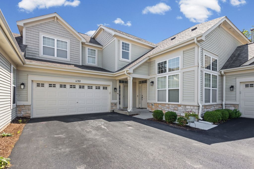 1132 Foxridge Lane, Aurora, IL 60502