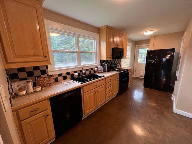 4901 Antioch Road, Overland Park, KS 66203