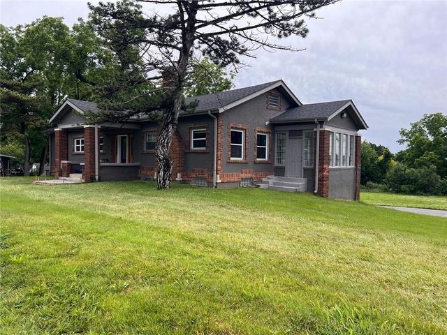 4901 Antioch Road, Overland Park, KS 66203