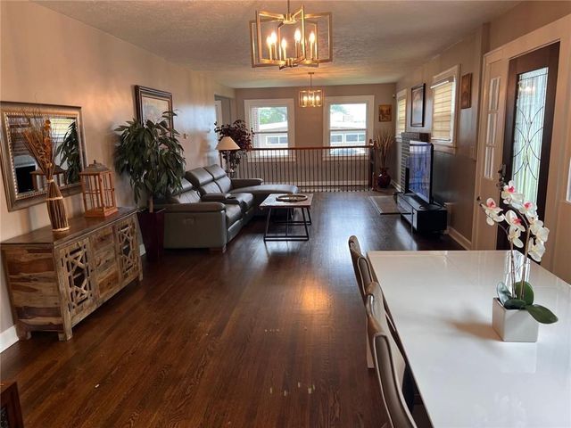 4901 Antioch Road, Overland Park, KS 66203