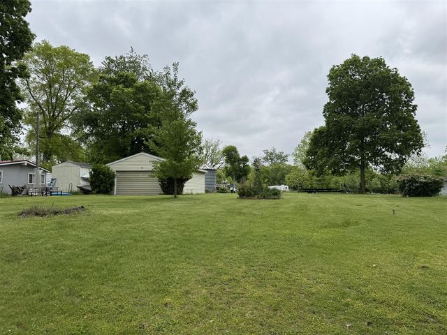 734 N Hawley Drive, Coldwater, MI 49036