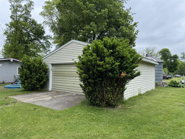 734 N Hawley Drive, Coldwater, MI 49036