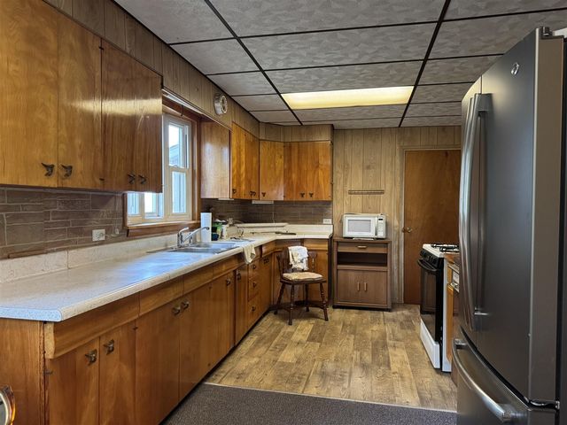 734 N Hawley Drive, Coldwater, MI 49036