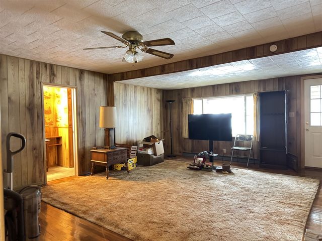 734 N Hawley Drive, Coldwater, MI 49036