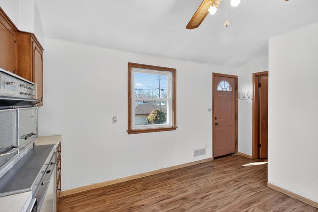 1592 Hoyt Avenue E, Saint Paul, MN 55106