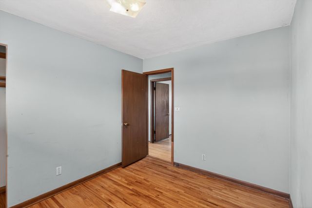 1592 Hoyt Avenue E, Saint Paul, MN 55106