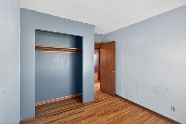 1592 Hoyt Avenue E, Saint Paul, MN 55106