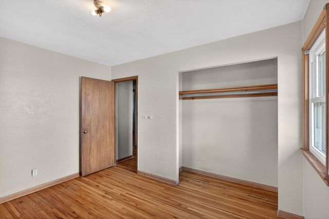 1592 Hoyt Avenue E, Saint Paul, MN 55106