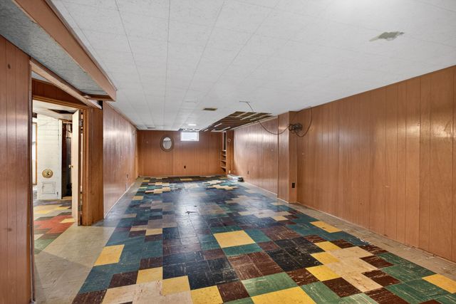 1592 Hoyt Avenue E, Saint Paul, MN 55106