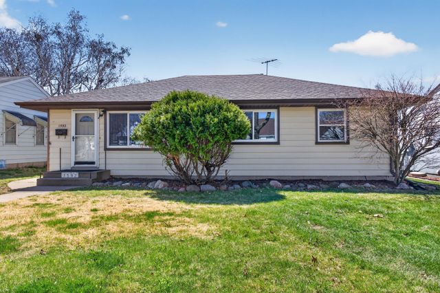 1592 Hoyt Avenue E, Saint Paul, MN 55106