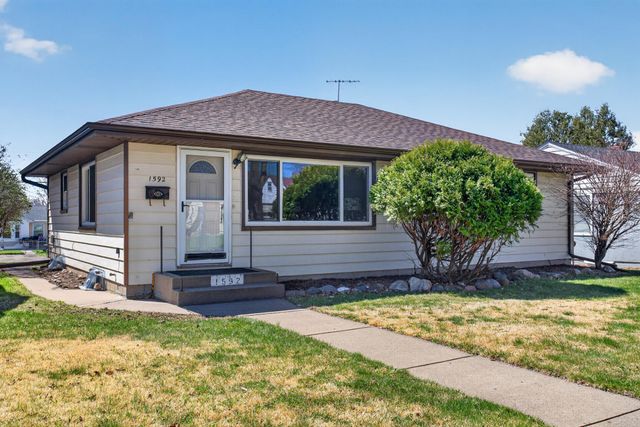 1592 Hoyt Avenue E, Saint Paul, MN 55106