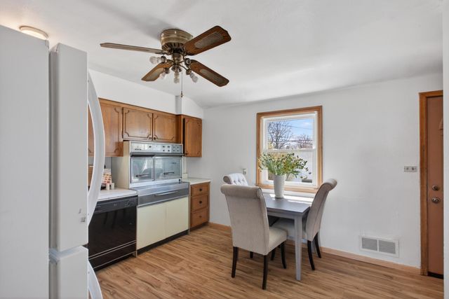 1592 Hoyt Avenue E, Saint Paul, MN 55106