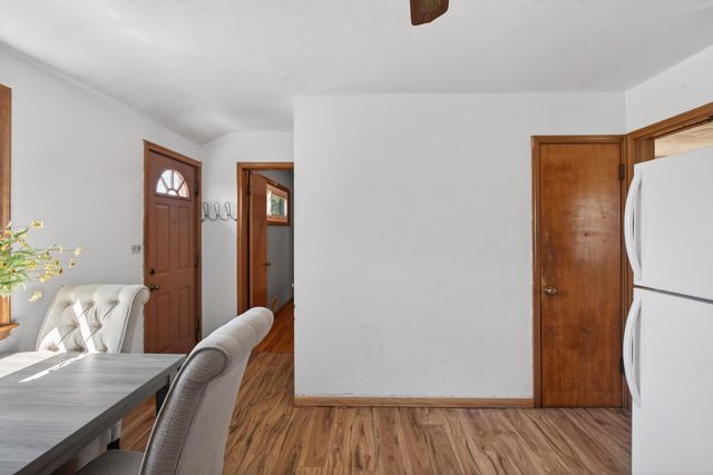 1592 Hoyt Avenue E, Saint Paul, MN 55106