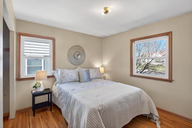 1592 Hoyt Avenue E, Saint Paul, MN 55106