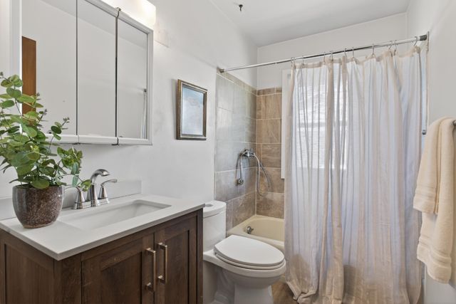 1592 Hoyt Avenue E, Saint Paul, MN 55106